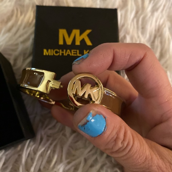 Michael Kors Jewelry - Michael Kors bracelet. Brown & Gold Michael Kors Jewelry - Michael Kors bracelet. Brown & Gold